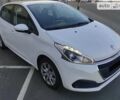 Білий Пежо 208, об'ємом двигуна 1.2 л та пробігом 55 тис. км за 8500 $, фото 3 на Automoto.ua