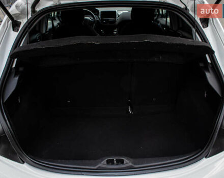 Белый Пежо 208, объемом двигателя 1.2 л и пробегом 106 тыс. км за 7500 $, фото 17 на Automoto.ua