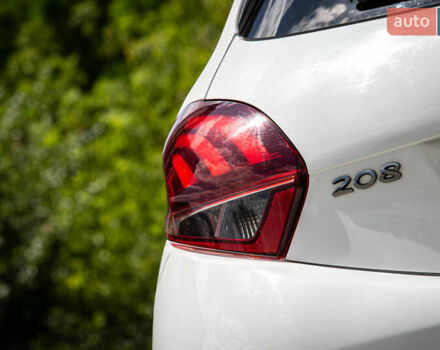 Белый Пежо 208, объемом двигателя 1.2 л и пробегом 106 тыс. км за 7500 $, фото 36 на Automoto.ua