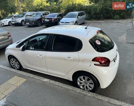 Белый Пежо 208, объемом двигателя 1.2 л и пробегом 24 тыс. км за 8700 $, фото 10 на Automoto.ua