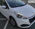 Білий Пежо 208, об'ємом двигуна 1.2 л та пробігом 55 тис. км за 8500 $, фото 4 на Automoto.ua