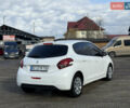 Белый Пежо 208, объемом двигателя 1.2 л и пробегом 127 тыс. км за 6750 $, фото 4 на Automoto.ua