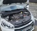 Белый Пежо 208, объемом двигателя 1.2 л и пробегом 108 тыс. км за 10350 $, фото 10 на Automoto.ua