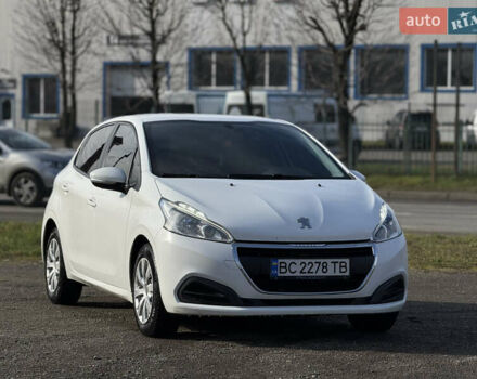 Белый Пежо 208, объемом двигателя 1.2 л и пробегом 127 тыс. км за 6750 $, фото 2 на Automoto.ua