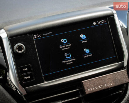 Белый Пежо 208, объемом двигателя 1.2 л и пробегом 106 тыс. км за 7500 $, фото 10 на Automoto.ua