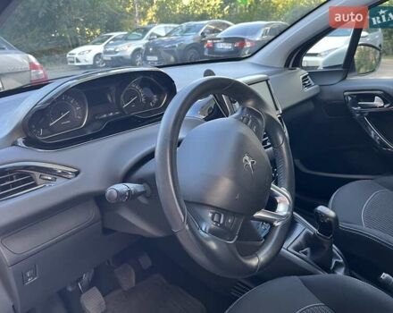 Белый Пежо 208, объемом двигателя 1.2 л и пробегом 24 тыс. км за 8700 $, фото 29 на Automoto.ua