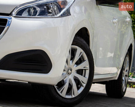 Белый Пежо 208, объемом двигателя 1.2 л и пробегом 106 тыс. км за 7500 $, фото 35 на Automoto.ua