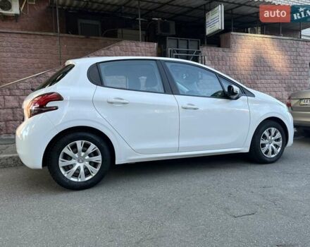 Белый Пежо 208, объемом двигателя 1.2 л и пробегом 24 тыс. км за 8700 $, фото 16 на Automoto.ua