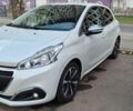 Белый Пежо 208, объемом двигателя 1.2 л и пробегом 25 тыс. км за 10500 $, фото 1 на Automoto.ua