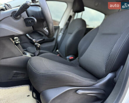 Белый Пежо 208, объемом двигателя 1.2 л и пробегом 127 тыс. км за 6750 $, фото 9 на Automoto.ua