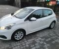 Белый Пежо 208, объемом двигателя 1.2 л и пробегом 108 тыс. км за 10350 $, фото 1 на Automoto.ua