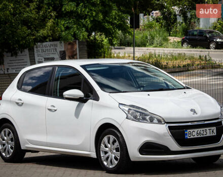 Белый Пежо 208, объемом двигателя 1.2 л и пробегом 106 тыс. км за 7500 $, фото 3 на Automoto.ua