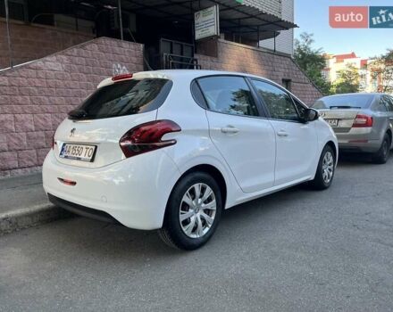Белый Пежо 208, объемом двигателя 1.2 л и пробегом 24 тыс. км за 8700 $, фото 15 на Automoto.ua