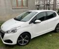 Белый Пежо 208, объемом двигателя 1.5 л и пробегом 190 тыс. км за 7900 $, фото 6 на Automoto.ua