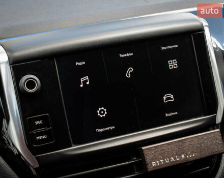 Белый Пежо 208, объемом двигателя 1.2 л и пробегом 106 тыс. км за 7500 $, фото 34 на Automoto.ua