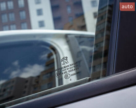 Белый Пежо 208, объемом двигателя 1.2 л и пробегом 106 тыс. км за 7500 $, фото 14 на Automoto.ua