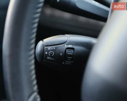 Белый Пежо 208, объемом двигателя 1.5 л и пробегом 55 тыс. км за 12000 $, фото 25 на Automoto.ua