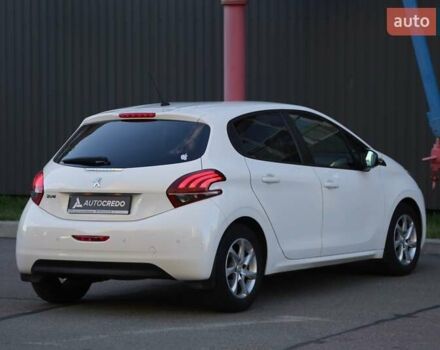 Белый Пежо 208, объемом двигателя 1.5 л и пробегом 55 тыс. км за 12000 $, фото 6 на Automoto.ua