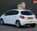 Белый Пежо 208, объемом двигателя 1.5 л и пробегом 55 тыс. км за 12000 $, фото 4 на Automoto.ua