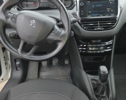 Белый Пежо 208, объемом двигателя 1.2 л и пробегом 115 тыс. км за 6999 $, фото 7 на Automoto.ua