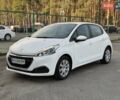Белый Пежо 208, объемом двигателя 1.2 л и пробегом 161 тыс. км за 7000 $, фото 1 на Automoto.ua