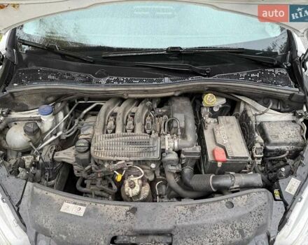 Белый Пежо 208, объемом двигателя 1.2 л и пробегом 178 тыс. км за 7000 $, фото 6 на Automoto.ua