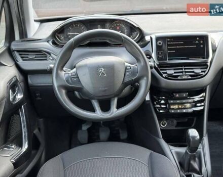Белый Пежо 208, объемом двигателя 1.2 л и пробегом 161 тыс. км за 7000 $, фото 11 на Automoto.ua