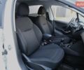 Белый Пежо 208, объемом двигателя 1.5 л и пробегом 55 тыс. км за 12000 $, фото 10 на Automoto.ua