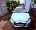 Белый Пежо 208, объемом двигателя 1.5 л и пробегом 130 тыс. км за 8500 $, фото 1 на Automoto.ua