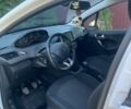 Белый Пежо 208, объемом двигателя 1.2 л и пробегом 28 тыс. км за 13000 $, фото 2 на Automoto.ua