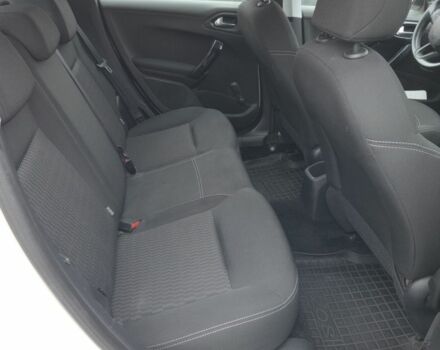 Белый Пежо 208, объемом двигателя 1.2 л и пробегом 115 тыс. км за 6999 $, фото 5 на Automoto.ua