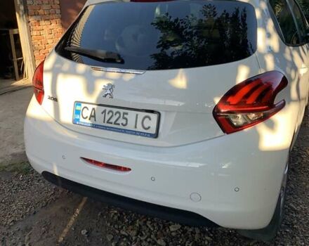 Белый Пежо 208, объемом двигателя 1.2 л и пробегом 28 тыс. км за 13000 $, фото 9 на Automoto.ua
