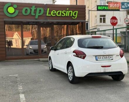 Белый Пежо 208, объемом двигателя 1.2 л и пробегом 161 тыс. км за 7000 $, фото 5 на Automoto.ua