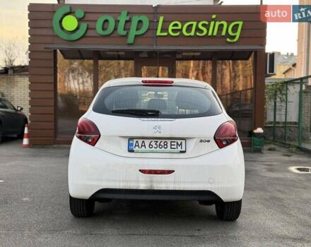 Белый Пежо 208, объемом двигателя 1.2 л и пробегом 161 тыс. км за 7000 $, фото 4 на Automoto.ua