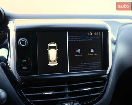 Белый Пежо 208, объемом двигателя 1.5 л и пробегом 55 тыс. км за 12000 $, фото 17 на Automoto.ua