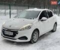 Белый Пежо 208, объемом двигателя 1.2 л и пробегом 130 тыс. км за 7500 $, фото 1 на Automoto.ua
