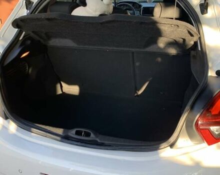 Белый Пежо 208, объемом двигателя 1.2 л и пробегом 28 тыс. км за 13000 $, фото 7 на Automoto.ua