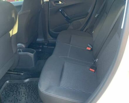 Белый Пежо 208, объемом двигателя 1.2 л и пробегом 28 тыс. км за 13000 $, фото 6 на Automoto.ua