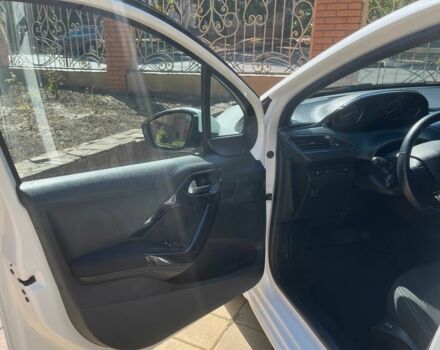 Білий Пежо 208, об'ємом двигуна 1.1 л та пробігом 83 тис. км за 9999 $, фото 13 на Automoto.ua