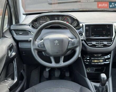 Белый Пежо 208, объемом двигателя 1.2 л и пробегом 103 тыс. км за 8000 $, фото 11 на Automoto.ua