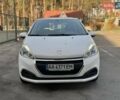 Белый Пежо 208, объемом двигателя 1.2 л и пробегом 103 тыс. км за 8000 $, фото 1 на Automoto.ua