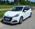 Белый Пежо 208, объемом двигателя 1.2 л и пробегом 61 тыс. км за 10100 $, фото 1 на Automoto.ua
