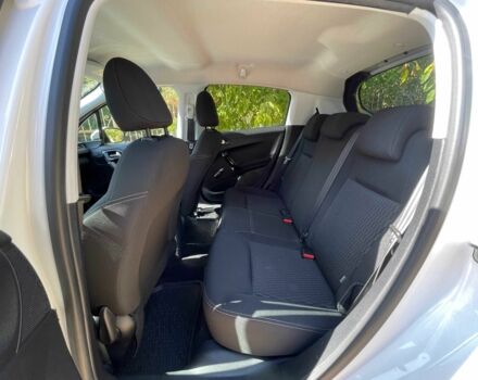 Білий Пежо 208, об'ємом двигуна 1.1 л та пробігом 83 тис. км за 9999 $, фото 15 на Automoto.ua