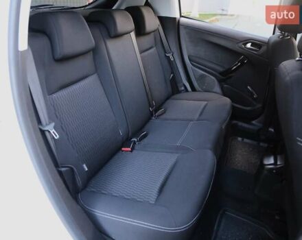 Белый Пежо 208, объемом двигателя 1.5 л и пробегом 55 тыс. км за 12000 $, фото 9 на Automoto.ua