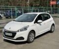 Белый Пежо 208, объемом двигателя 1.2 л и пробегом 123 тыс. км за 8000 $, фото 1 на Automoto.ua