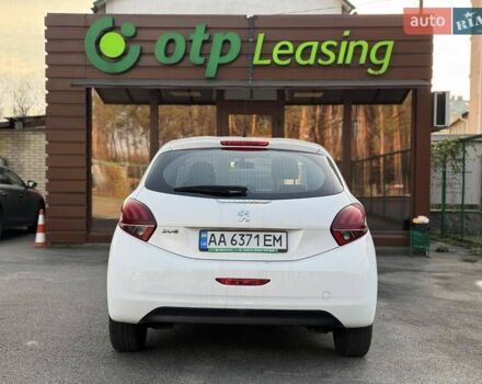 Белый Пежо 208, объемом двигателя 1.2 л и пробегом 103 тыс. км за 8000 $, фото 4 на Automoto.ua