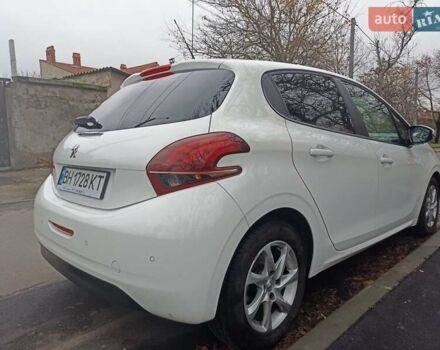 Белый Пежо 208, объемом двигателя 1.5 л и пробегом 84 тыс. км за 9400 $, фото 5 на Automoto.ua