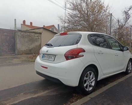Белый Пежо 208, объемом двигателя 1.5 л и пробегом 84 тыс. км за 9400 $, фото 5 на Automoto.ua