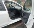 Белый Пежо 208, объемом двигателя 1.5 л и пробегом 84 тыс. км за 9400 $, фото 13 на Automoto.ua