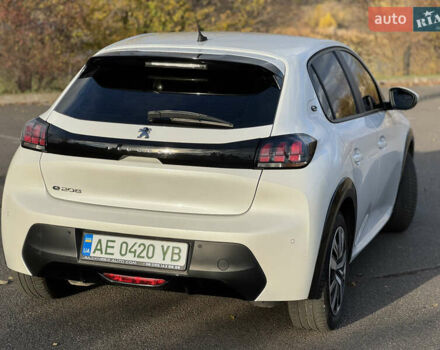 Белый Пежо 208, объемом двигателя 0 л и пробегом 95 тыс. км за 14200 $, фото 11 на Automoto.ua